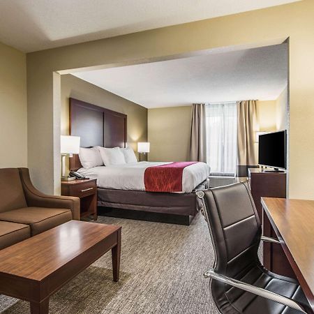 Comfort Inn & Suites Greenwood Near University מראה חיצוני תמונה