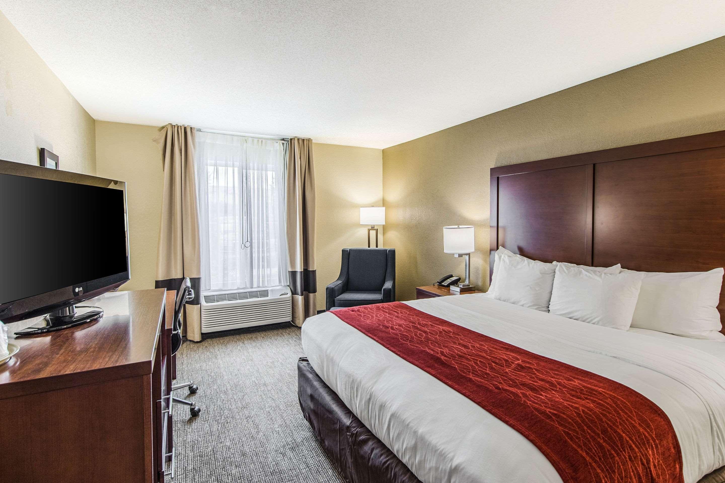 Comfort Inn & Suites Greenwood Near University מראה חיצוני תמונה