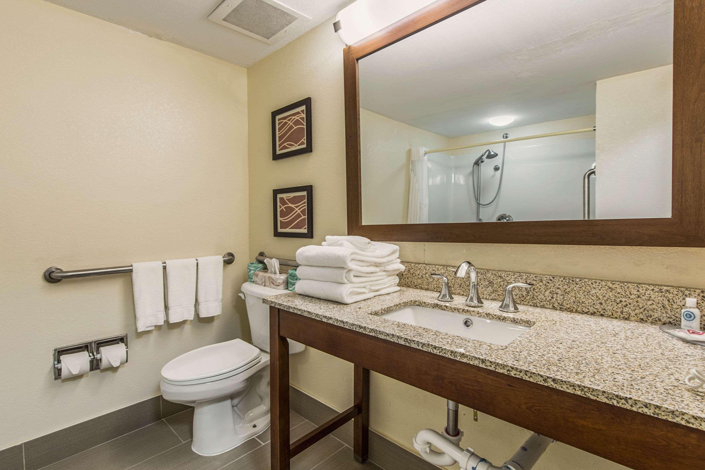 Comfort Inn & Suites Greenwood Near University מראה חיצוני תמונה
