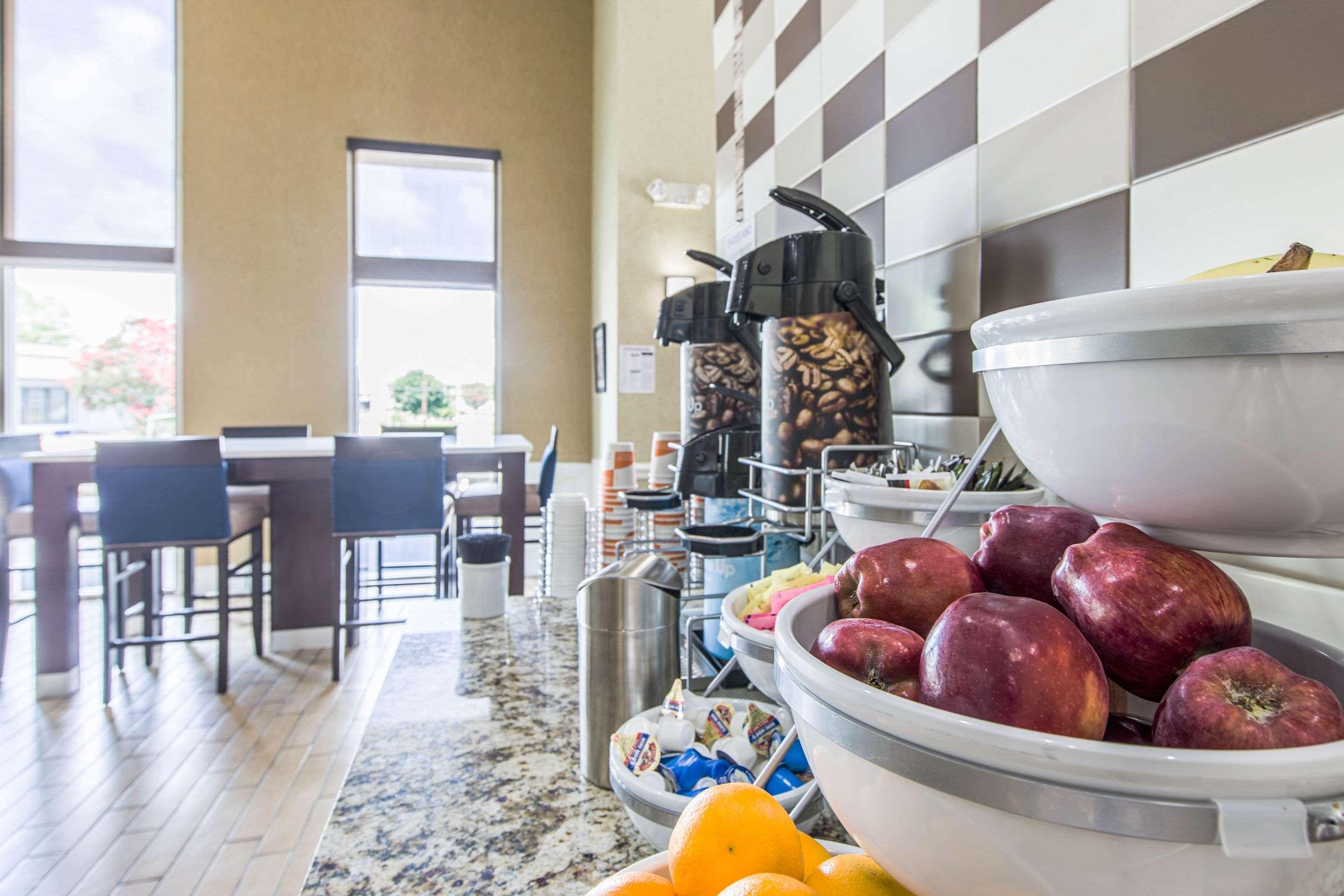 Comfort Inn & Suites Greenwood Near University מראה חיצוני תמונה