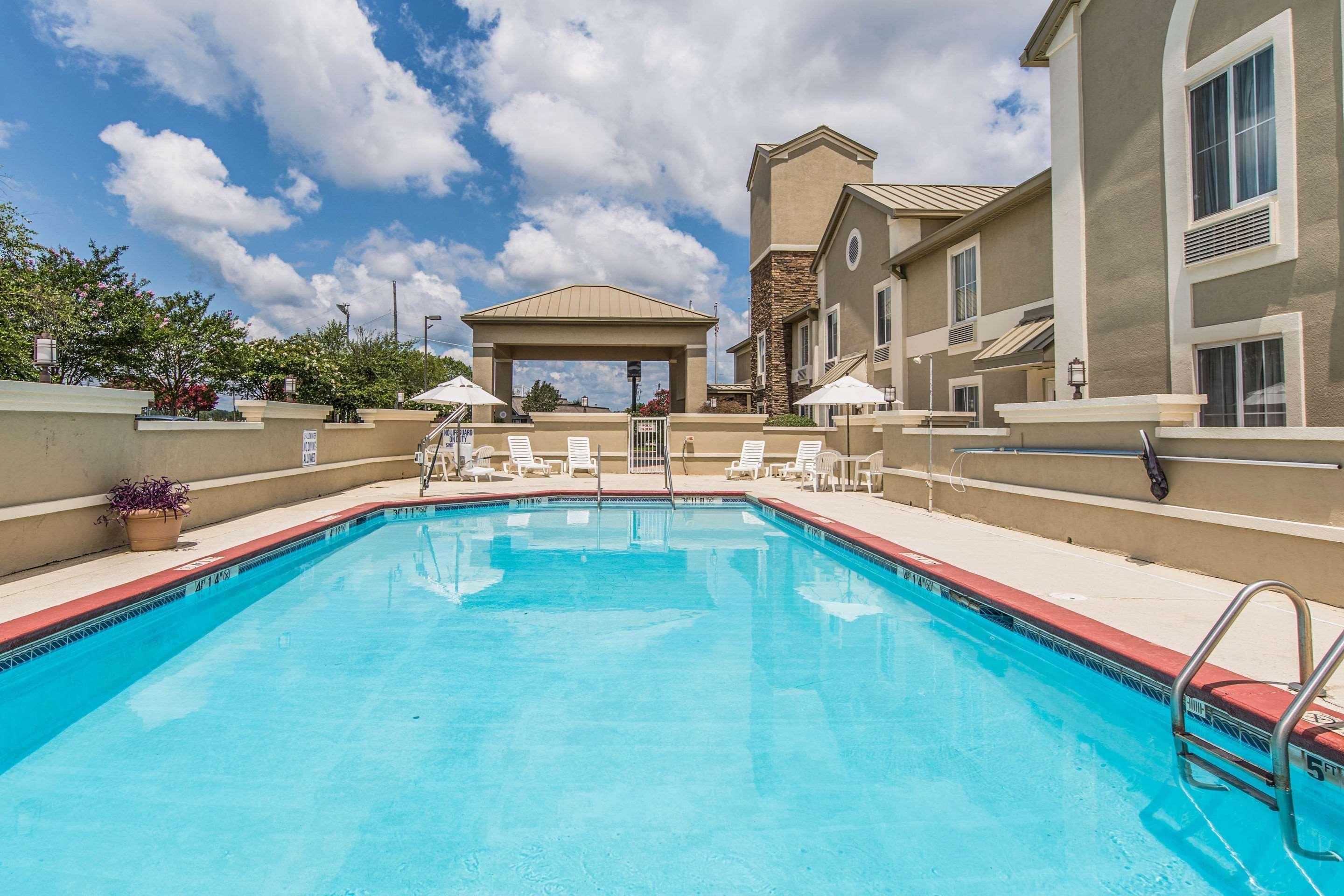 Comfort Inn & Suites Greenwood Near University מראה חיצוני תמונה