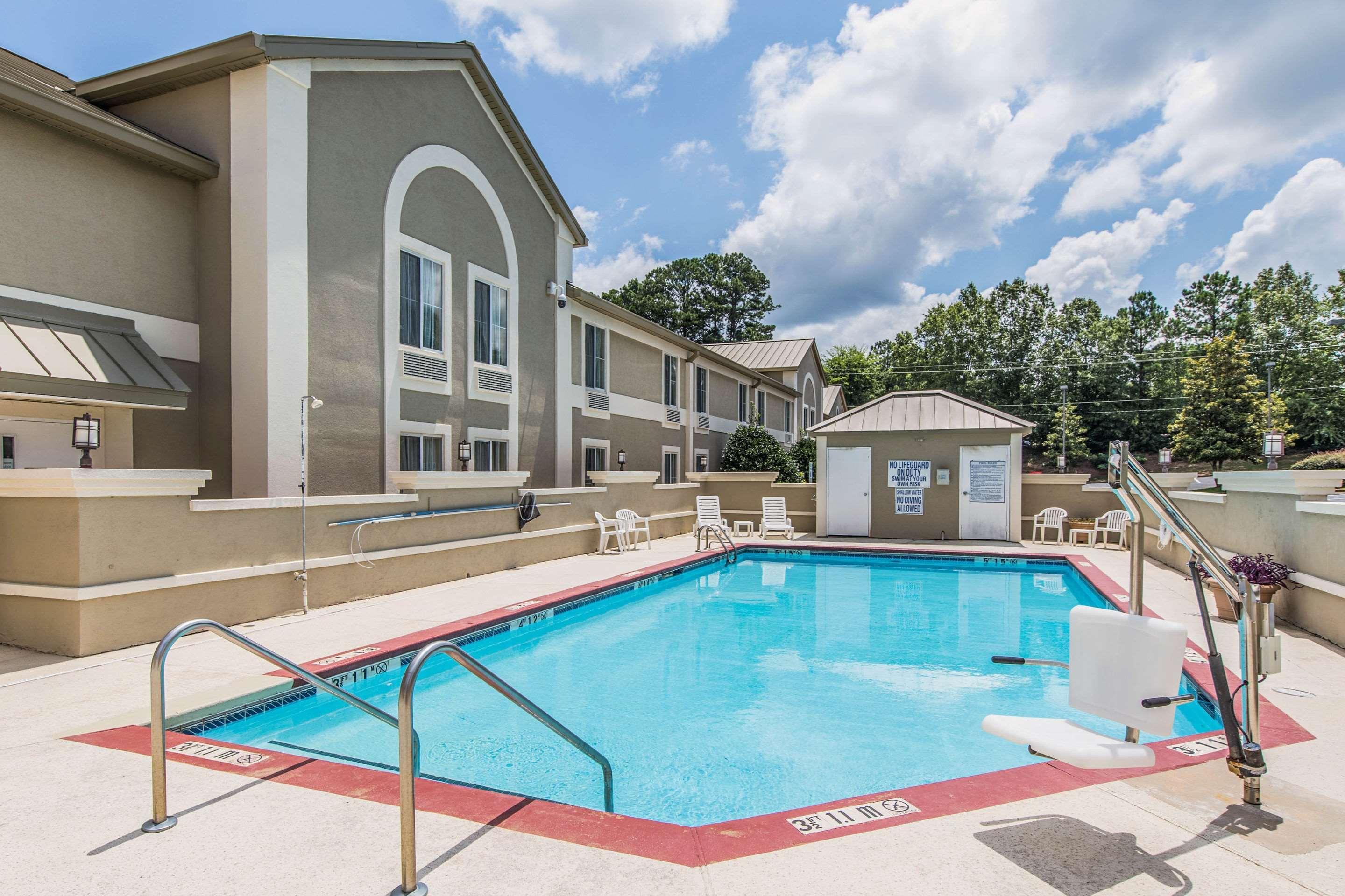 Comfort Inn & Suites Greenwood Near University מראה חיצוני תמונה