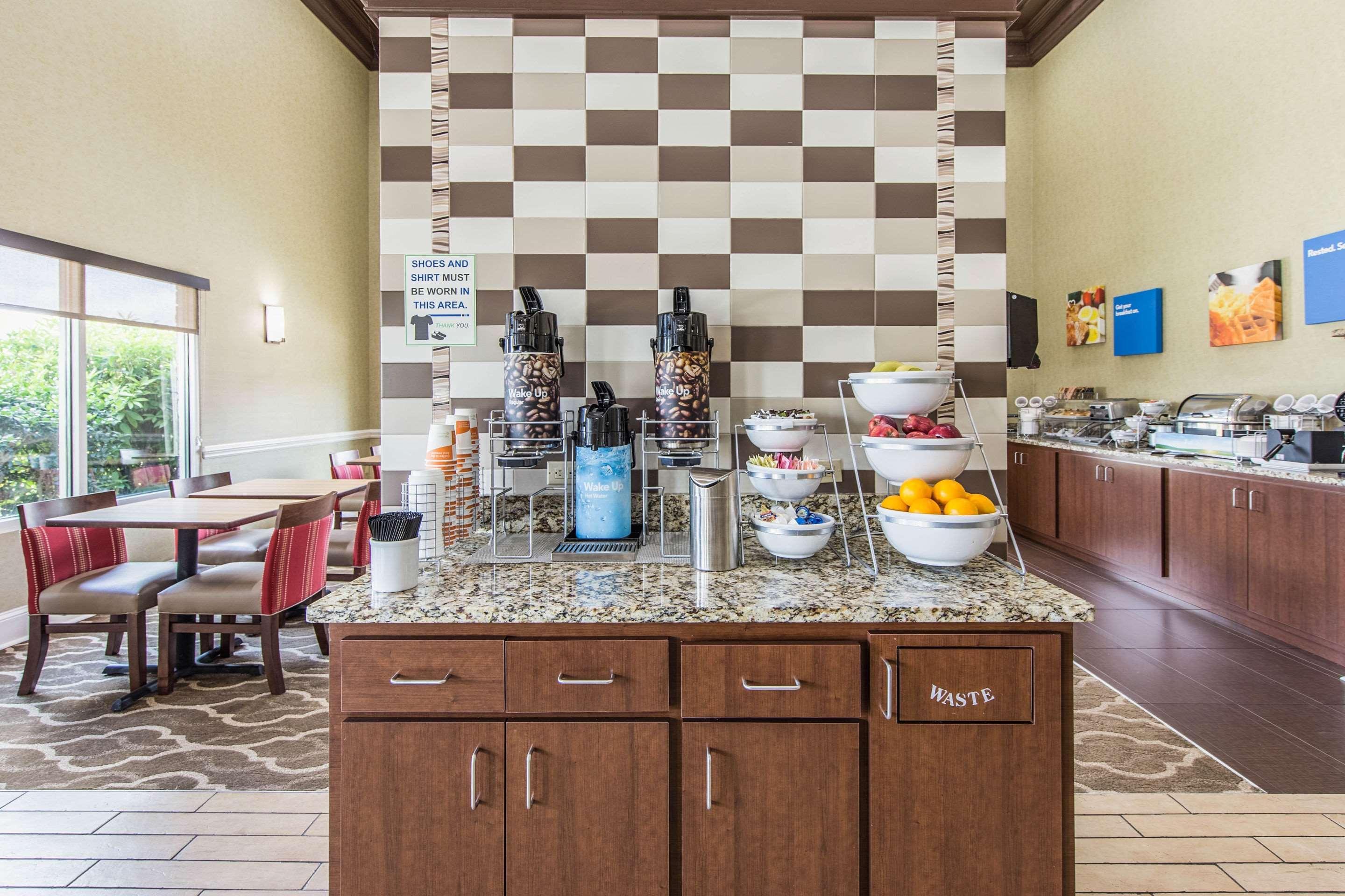 Comfort Inn & Suites Greenwood Near University מראה חיצוני תמונה