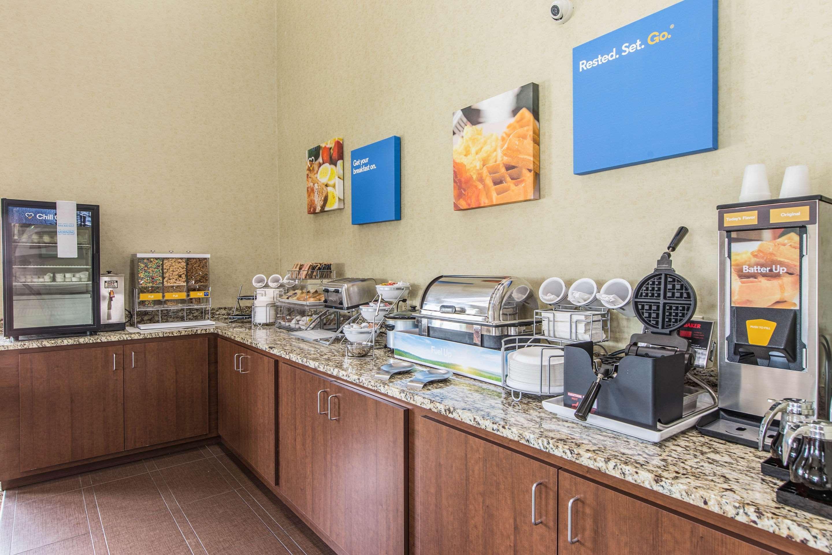 Comfort Inn & Suites Greenwood Near University מראה חיצוני תמונה