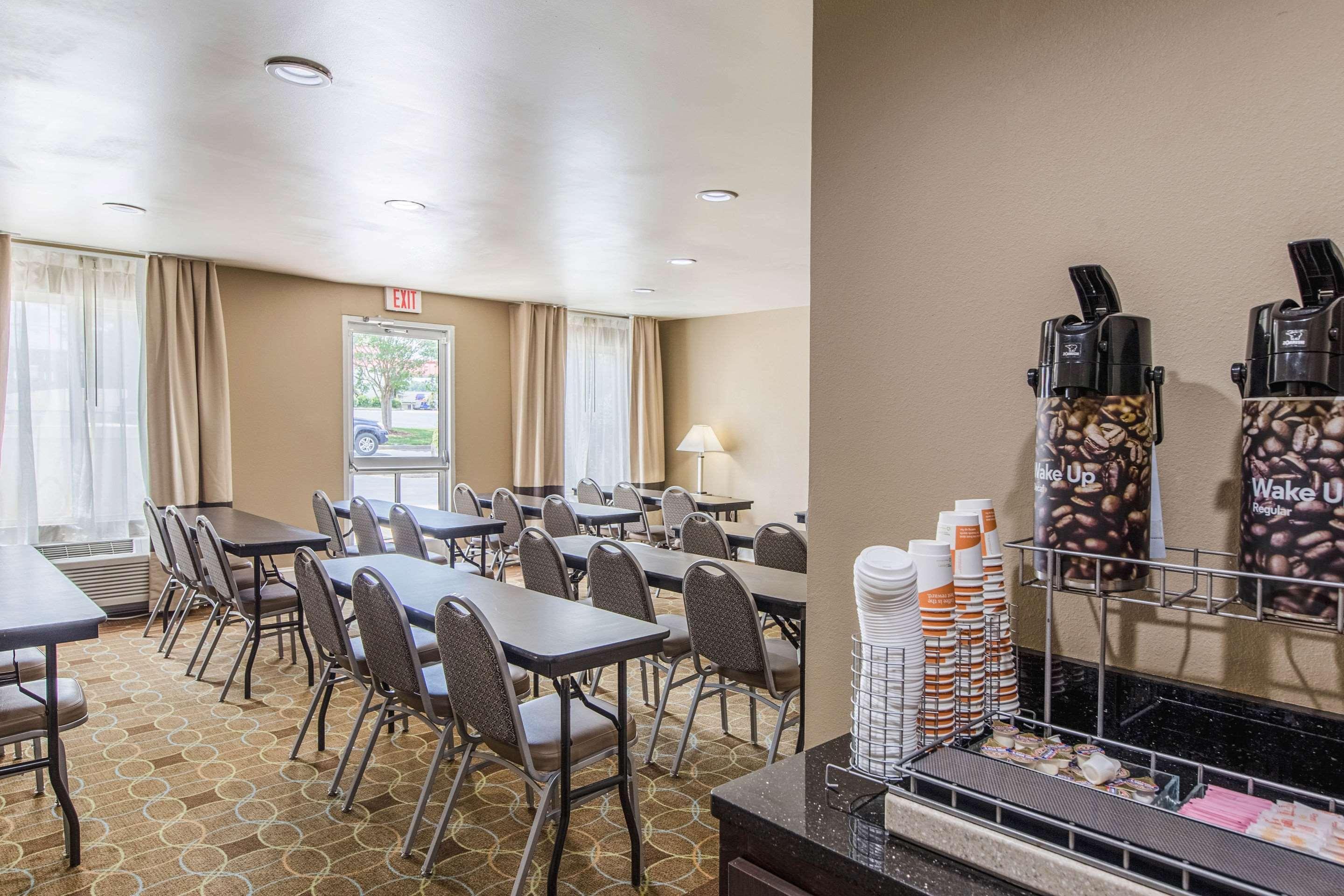 Comfort Inn & Suites Greenwood Near University מראה חיצוני תמונה
