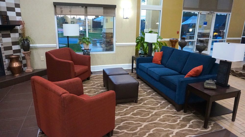 Comfort Inn & Suites Greenwood Near University מראה חיצוני תמונה