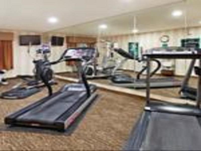 Comfort Inn & Suites Greenwood Near University מראה חיצוני תמונה