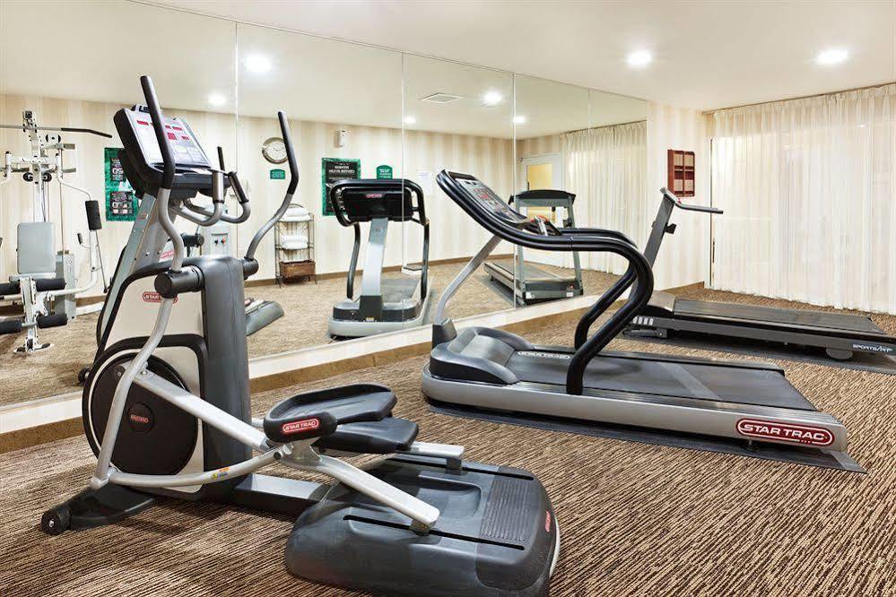 Comfort Inn & Suites Greenwood Near University מראה חיצוני תמונה